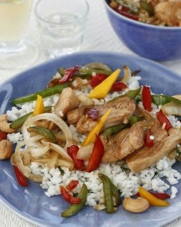 POLLO CON ANACARDOS Y MANGO