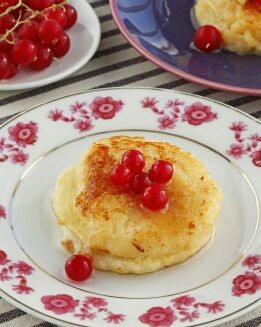 TORRIJAS CON MANZANA Y GROSELLA