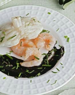 RAPE CON SALMOREJO DE TINTA DE CALAMAR