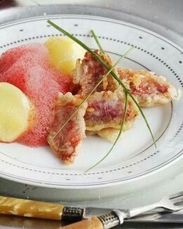 TEMPURA DE SALMONETES CON REMOLACHA