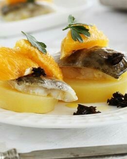 BACALAO FRESCO CON NARANJA Y TAPENADE