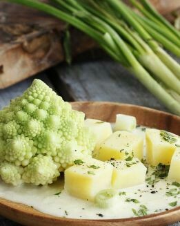ROMANESCU CON PATATAS Y PERIFOLLO