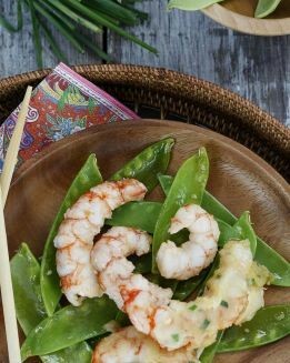 GAMBAS EN TEMPURA CON TIRABEQUES
