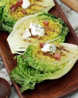 LECHUGA A LA PARRILLA CON QUESO Y BEICON