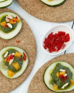 MANGO PESTO CON PEPINO Y PIMIENTO