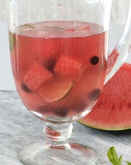SANGRÍA DE SANDÍA Y FRUTOS ROJOS