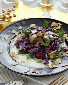 LOMBARDA CON CREMA DE ALMENDRAS Y BOLETUS