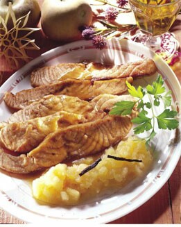 SALMÓN OLOROSO CON COMPOTA DE MANZANA
