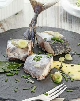 ESCABECHE DE MELVA CON CREMA AMARILLA