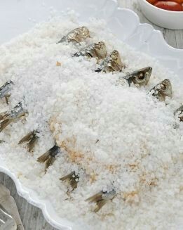 SARDINAS  A LA SAL CON TOMATES CONFITADOS