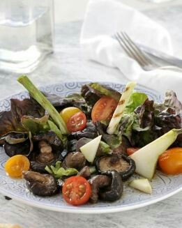 ESCABECHE DE SETAS SHITAKI CON PERAS
