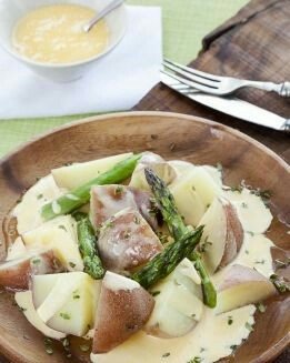 ENSALADA DE PATATA ROJA Y ESPÁRRAGOS