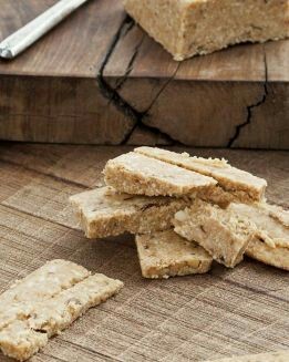GALLETAS DE COCO, DÁTILES Y ANACARDOS