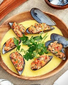 MEJILLONES RELLENOS EN SALSA