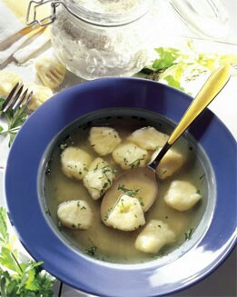 CALDO VEGETAL CON ÑOQUIS DE QUESO