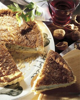 TARTA SALADA DE QUESO Y NUECES