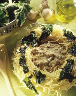 ESPAGUETI CON RÚCULA Y CHAMPIÑÓN AL PARMESANO