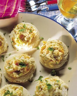 CANAPÉ DE POLLO Y MELOCOTONES