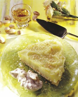 TARTA HELADA CON SALSA DE AMARETTO