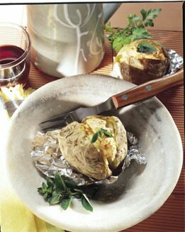 PATATAS ASADAS CON CREMA DE PIMIENTOS